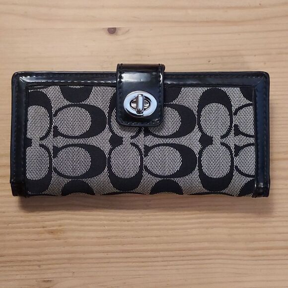 Coach Black and Cream Wallet - Picture 1 of 10